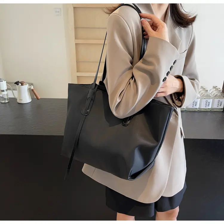 Fashionable Women's Tan Shoulder Bag 2025 Autumn — feature 34