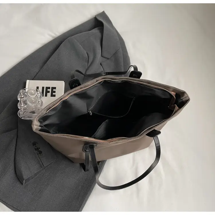 Fashionable Women's Tan Shoulder Bag 2025 Autumn — feature 36
