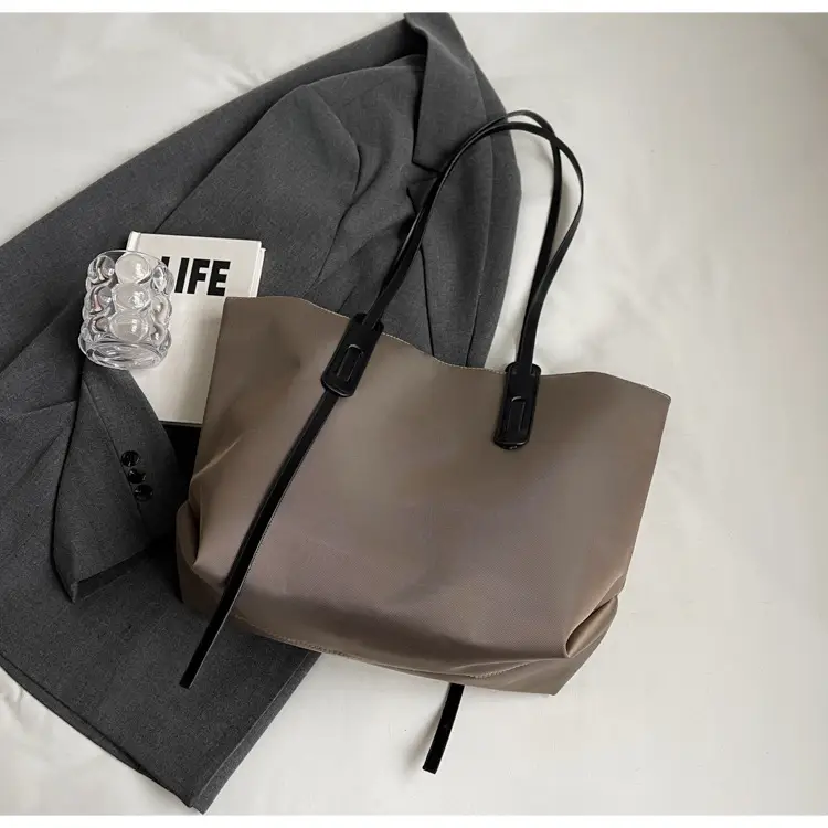 Fashionable Women's Tan Shoulder Bag 2025 Autumn — feature 39