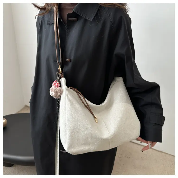 Frosted Shoulder Bag with Cute Keychain 2024 Winter — feature 10