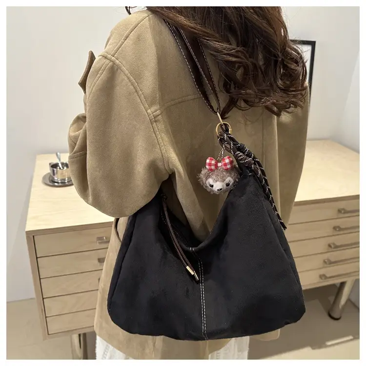 Frosted Shoulder Bag with Cute Keychain 2024 Winter — feature 17