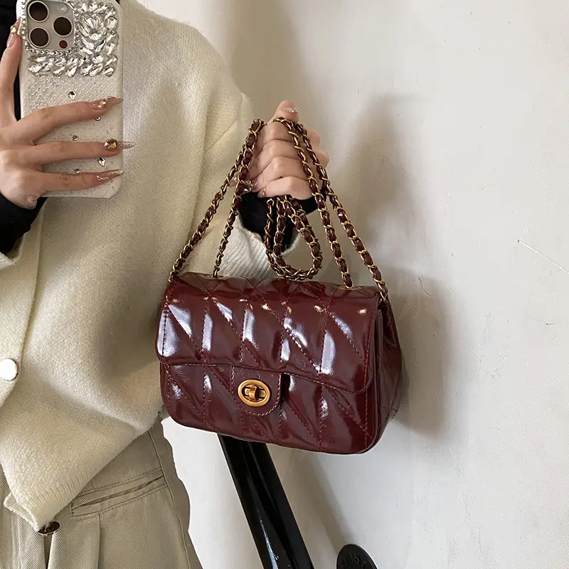 2024 Winter Rhombic Chain Shoulder Bag Black - Image 6