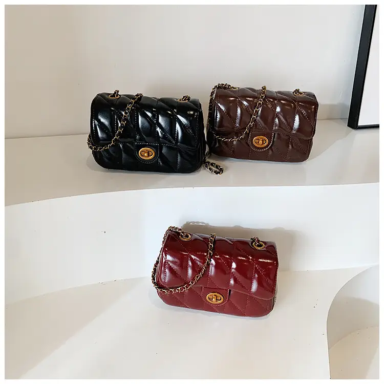 2024 Winter Rhombic Chain Shoulder Bag Black — feature 22