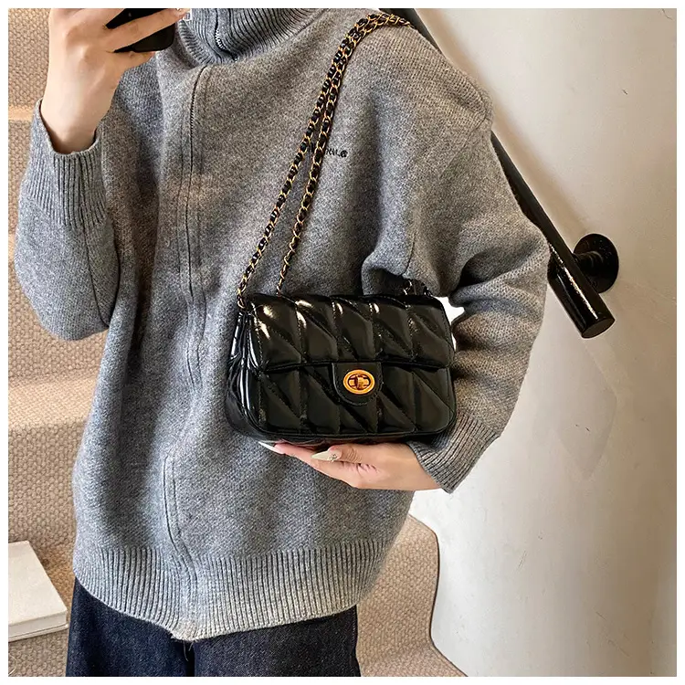 2024 Winter Rhombic Chain Shoulder Bag Black — feature 6
