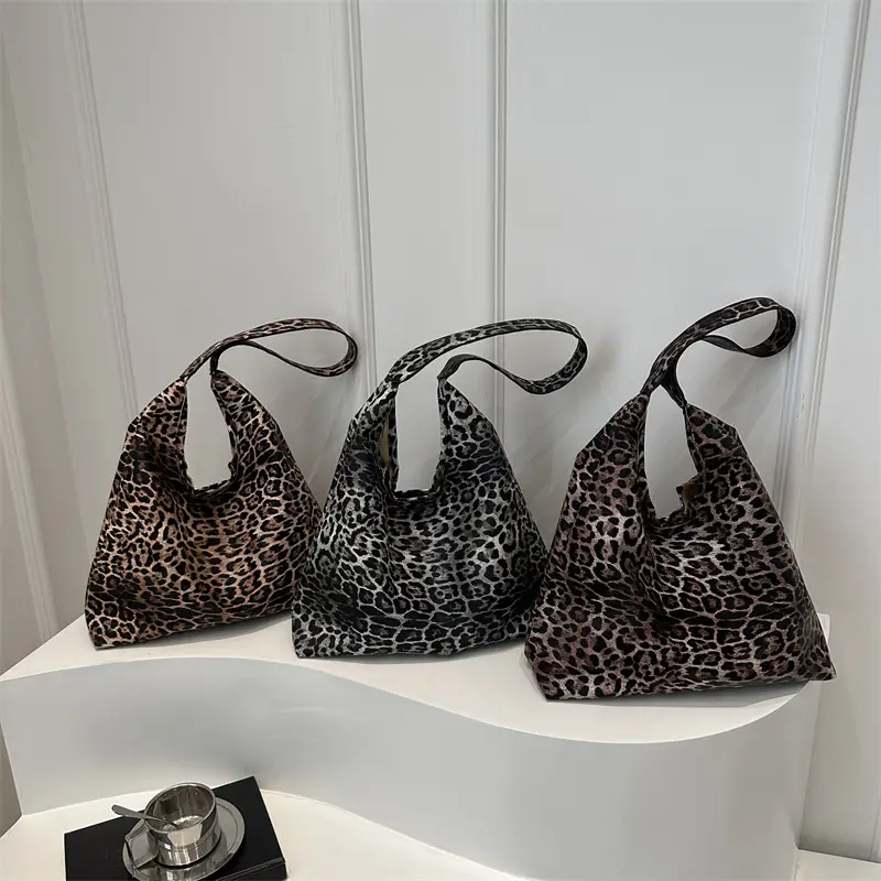 Leopard Print Large Capacity Women's Shoulder Bag - Image 7