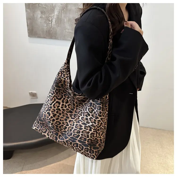 Leopard Print Large Capacity Women's Shoulder Bag — feature 13