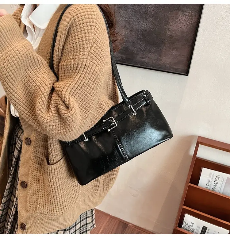 Women's Vintage Leather Shoulder Bag Large Capacity 2024 — feature 17