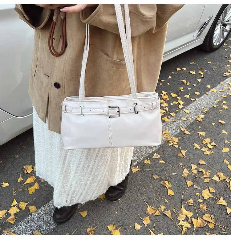 Women's Vintage Leather Shoulder Bag Large Capacity 2024 — feature 19