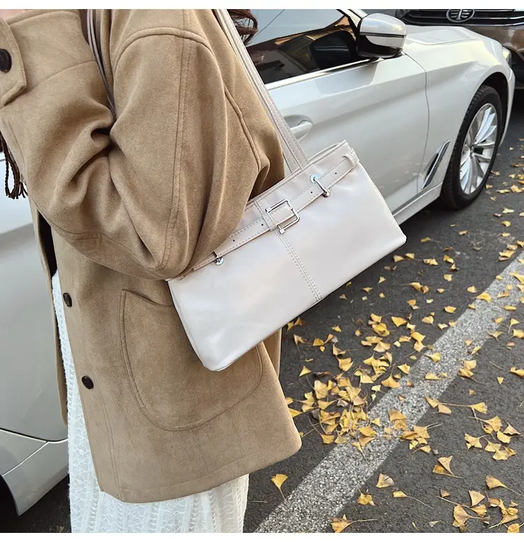 Women's Vintage Leather Shoulder Bag Large Capacity 2024 — feature 20