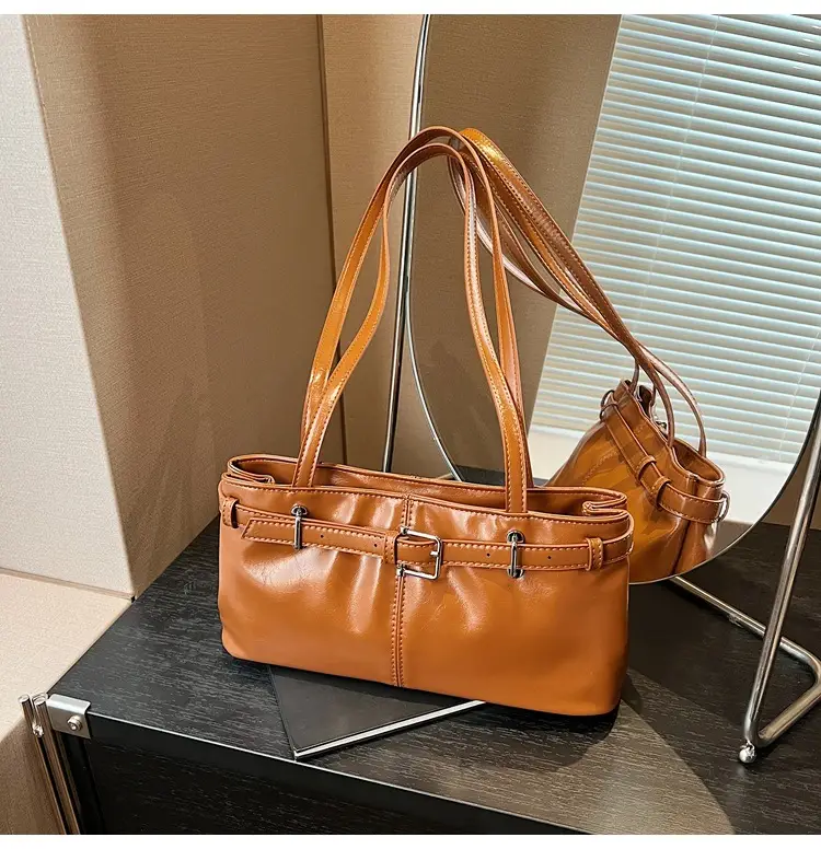 Women's Vintage Leather Shoulder Bag Large Capacity 2024 — feature 22