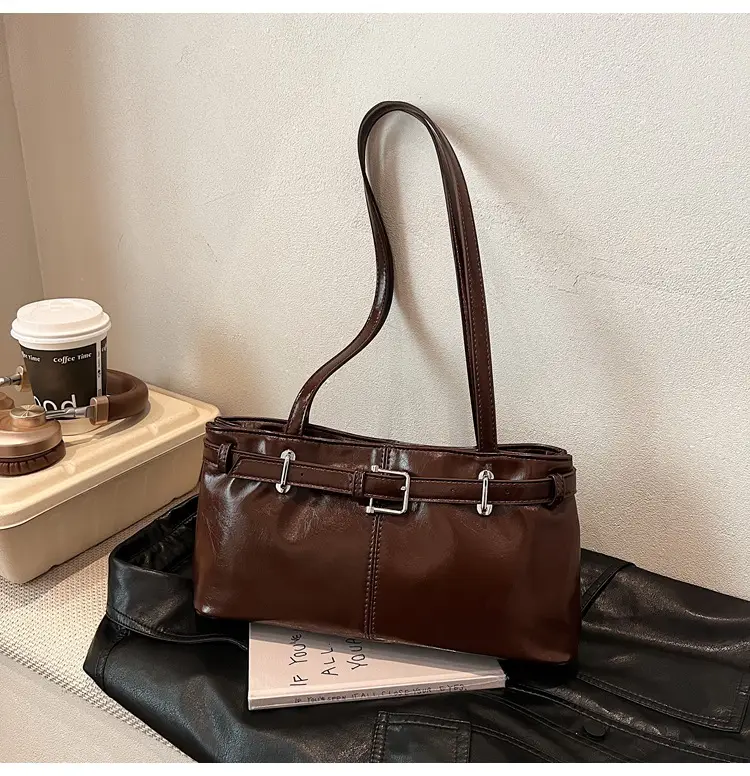 Women's Vintage Leather Shoulder Bag Large Capacity 2024 — feature 26