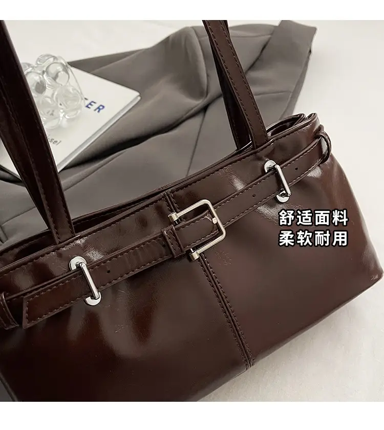 Women's Vintage Leather Shoulder Bag Large Capacity 2024 — feature 3