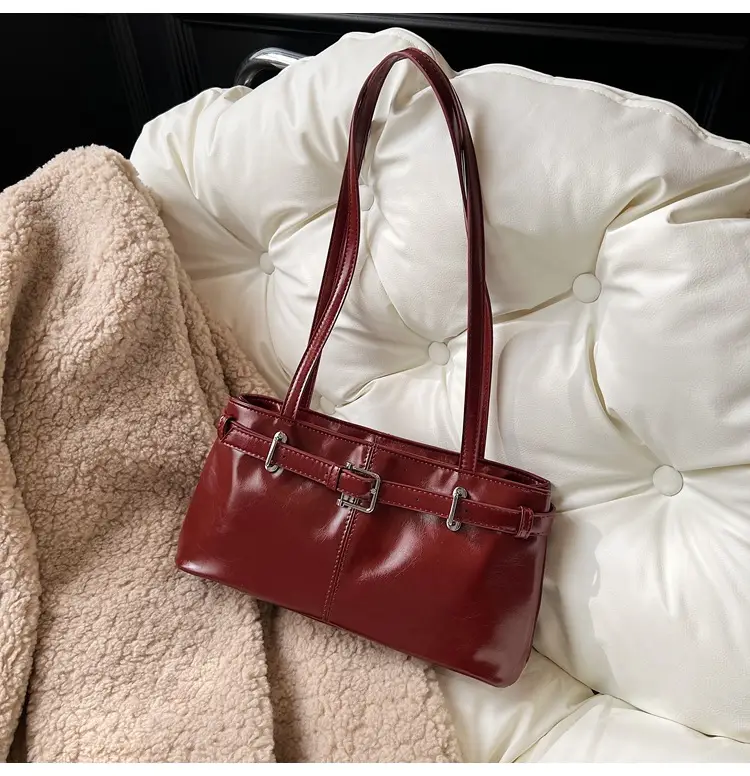Women's Vintage Leather Shoulder Bag Large Capacity 2024 — feature 32