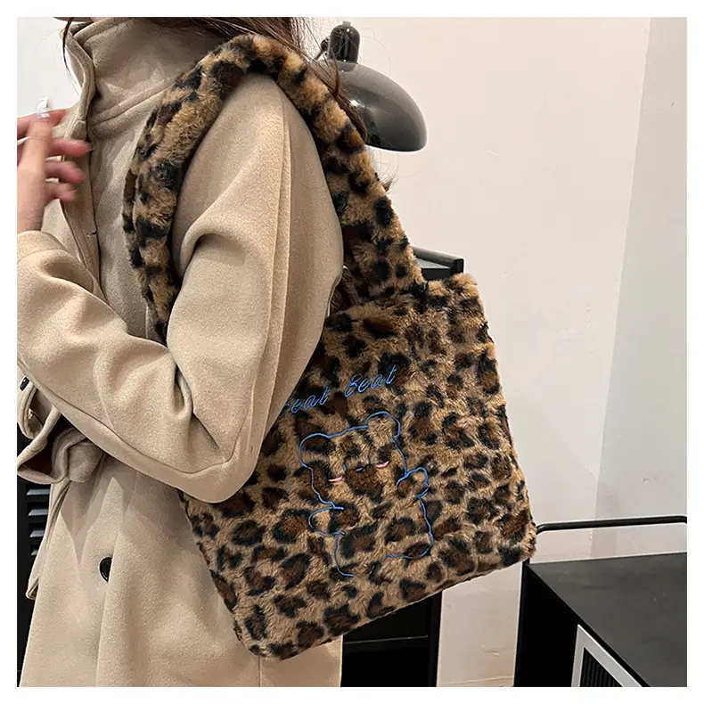 Japanese Bear Plush Shoulder Bag Large Capacity Autumn Winter — feature 15