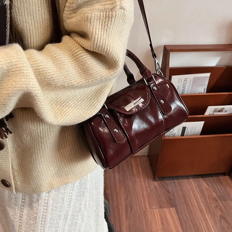 Black High-End Crossbody Handbag Boston Design - Image 6