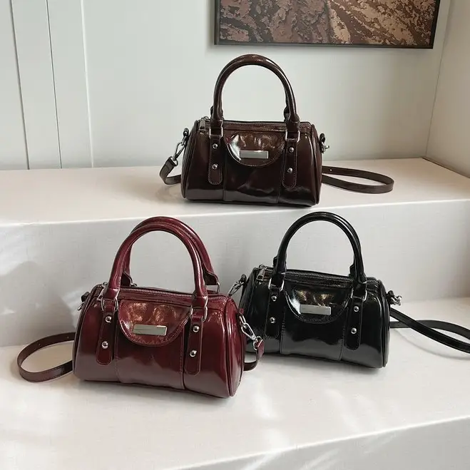 Black High-End Crossbody Handbag Boston Design - Image 7