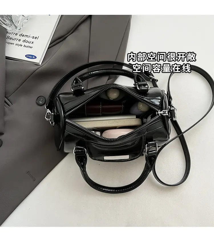 Black High-End Crossbody Handbag Boston Design — feature 10