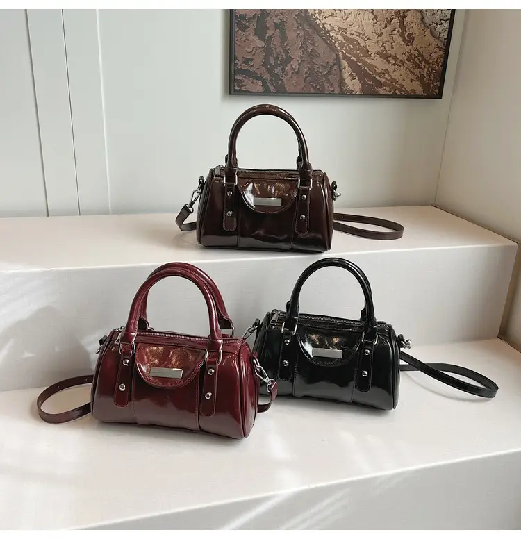 Black High-End Crossbody Handbag Boston Design — feature 12