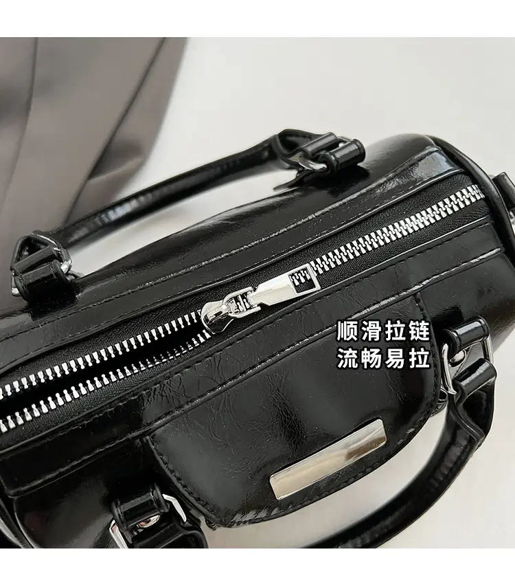 Black High-End Crossbody Handbag Boston Design — feature 9