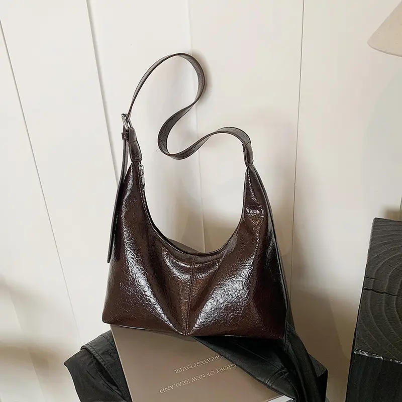 Winter Gold Metallic Shoulder Bag Large Capacity Fashionable - Image 4