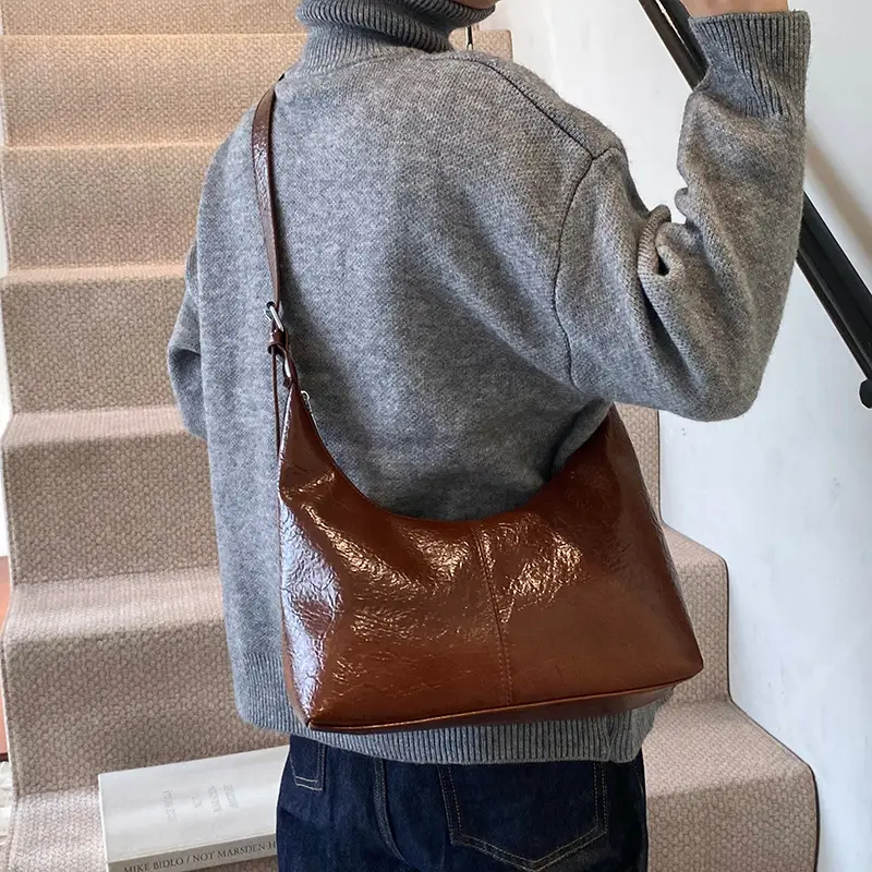Winter Gold Metallic Shoulder Bag Large Capacity Fashionable - Image 5
