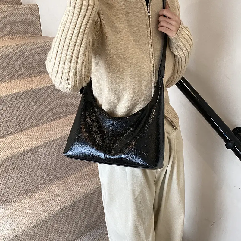 Winter Gold Metallic Shoulder Bag Large Capacity Fashionable - Image 7