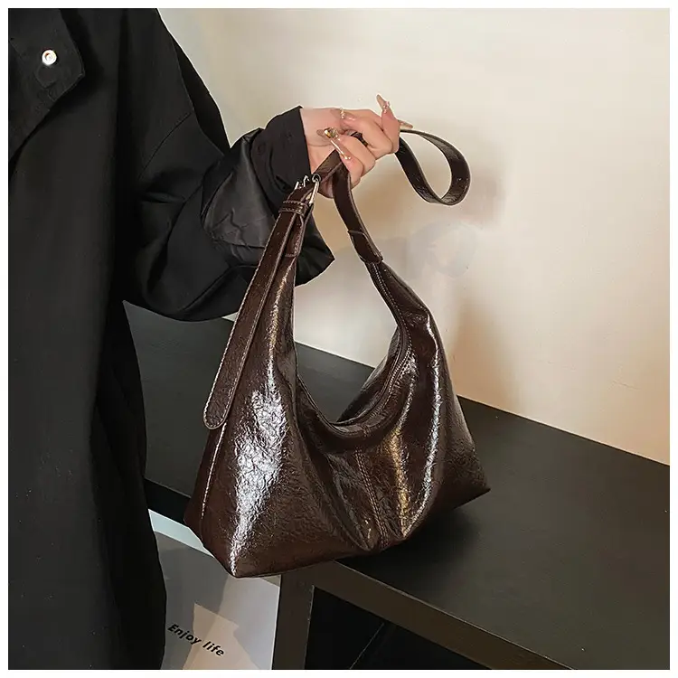 Winter Gold Metallic Shoulder Bag Large Capacity Fashionable — feature 15