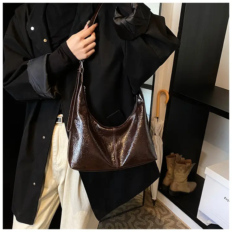 Winter Gold Metallic Shoulder Bag Large Capacity Fashionable — feature 17