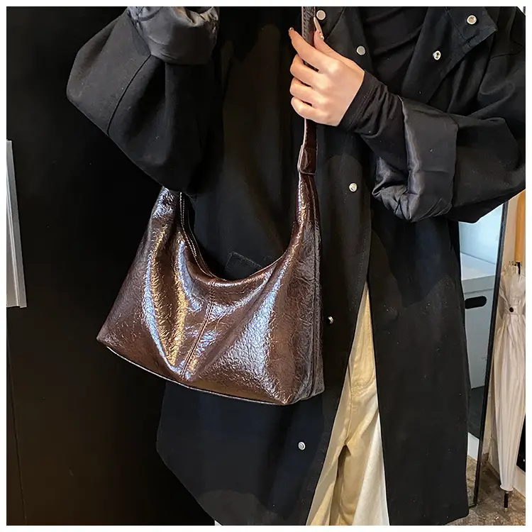 Winter Gold Metallic Shoulder Bag Large Capacity Fashionable — feature 18