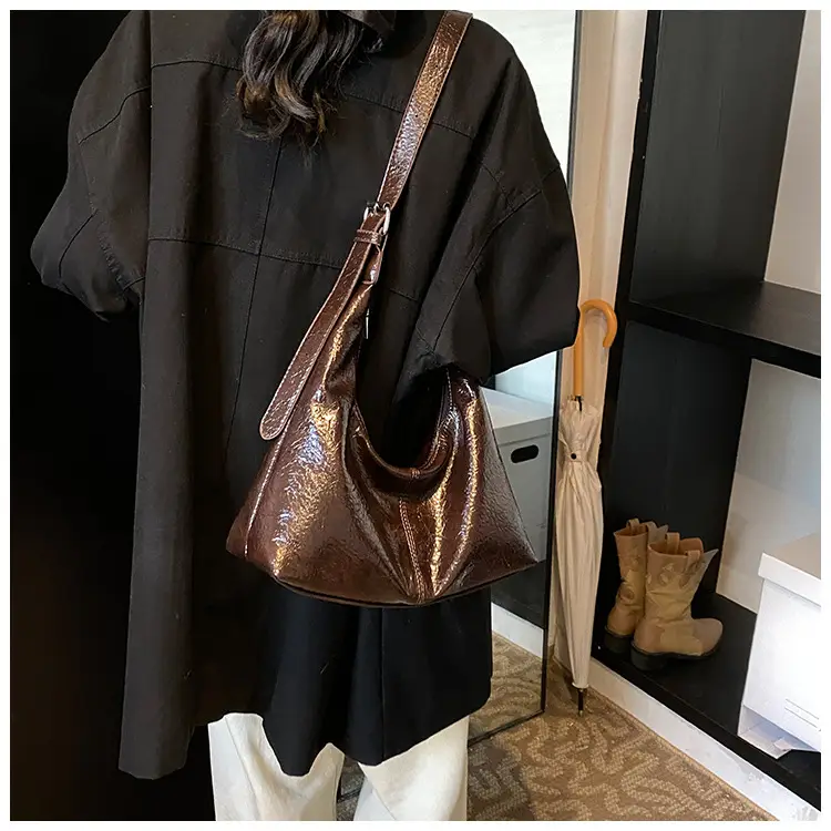 Winter Gold Metallic Shoulder Bag Large Capacity Fashionable — feature 19