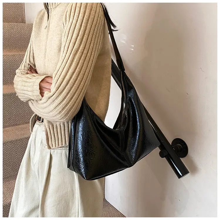Winter Gold Metallic Shoulder Bag Large Capacity Fashionable — feature 30