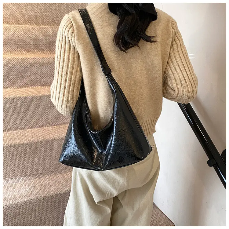 Winter Gold Metallic Shoulder Bag Large Capacity Fashionable — feature 32