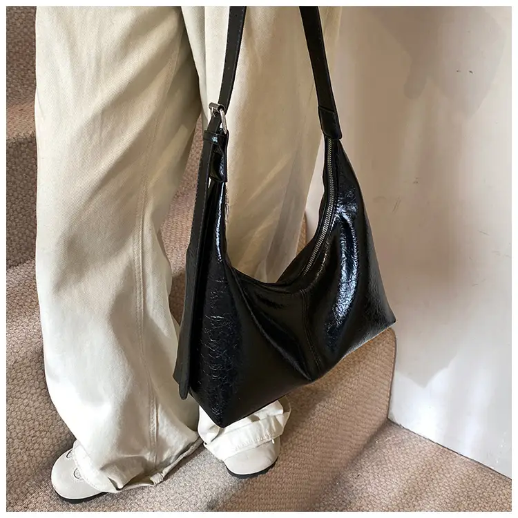 Winter Gold Metallic Shoulder Bag Large Capacity Fashionable — feature 39