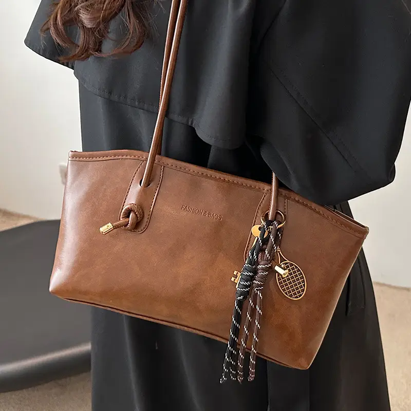 Black Women's Large Capacity Shoulder Bag with Braided Chain