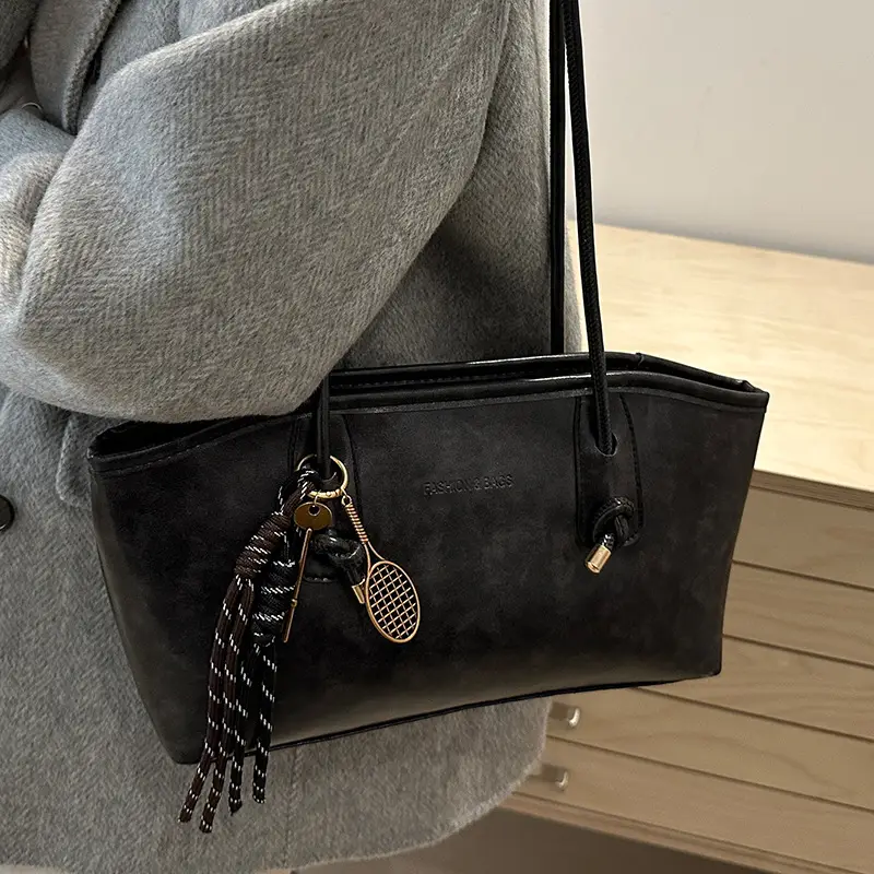 Black Women's Large Capacity Shoulder Bag with Braided Chain