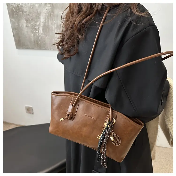 Black Women's Large Capacity Shoulder Bag with Braided Chain — feature 11