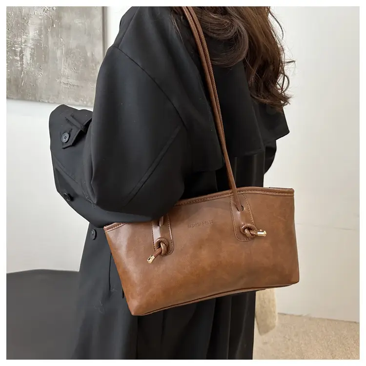 Black Women's Large Capacity Shoulder Bag with Braided Chain — feature 12