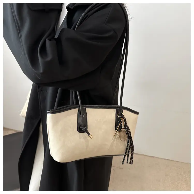 Black Women's Large Capacity Shoulder Bag with Braided Chain — feature 14