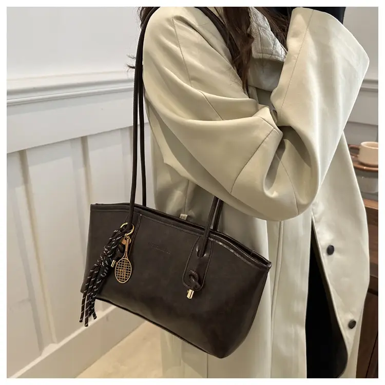 Black Women's Large Capacity Shoulder Bag with Braided Chain — feature 19