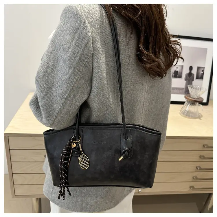 Black Women's Large Capacity Shoulder Bag with Braided Chain — feature 24