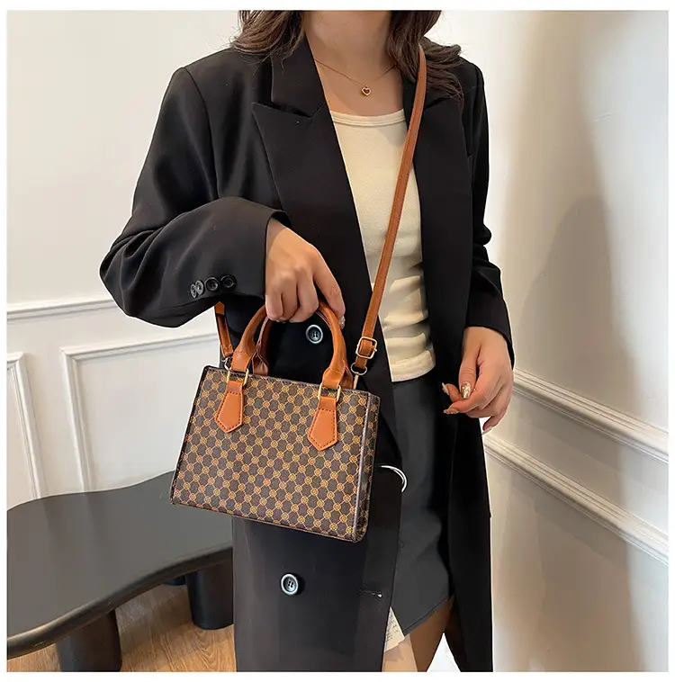 Vintage Printed Shoulder Crossbody Bag 2024 — feature 18