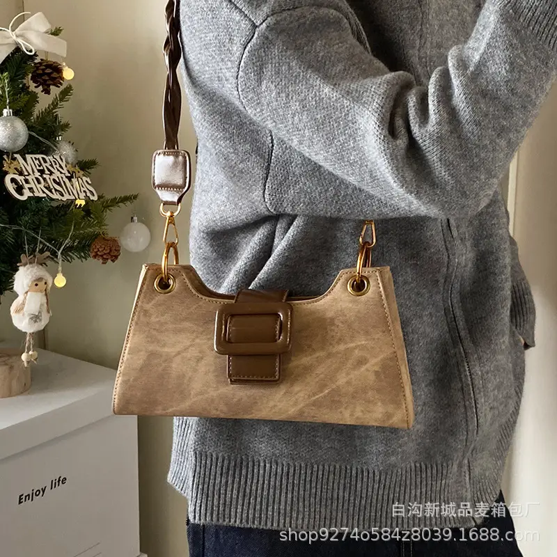 2026 Stylish Grey Crossbody Bag with Gold Hardware - Image 8