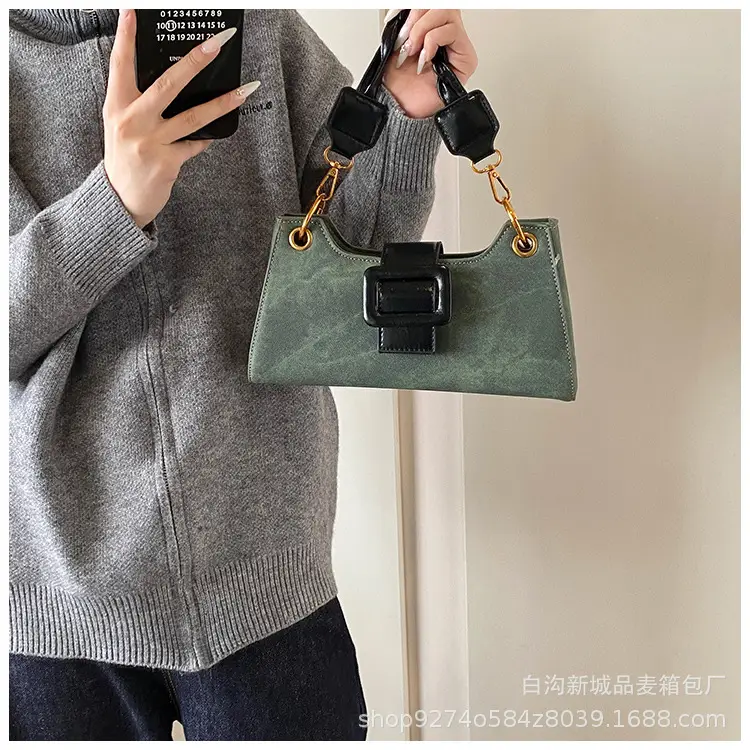 2026 Stylish Grey Crossbody Bag with Gold Hardware — feature 26