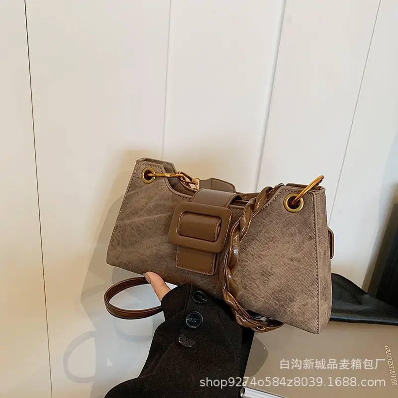 2026 Stylish Grey Crossbody Bag with Gold Hardware - Image 4