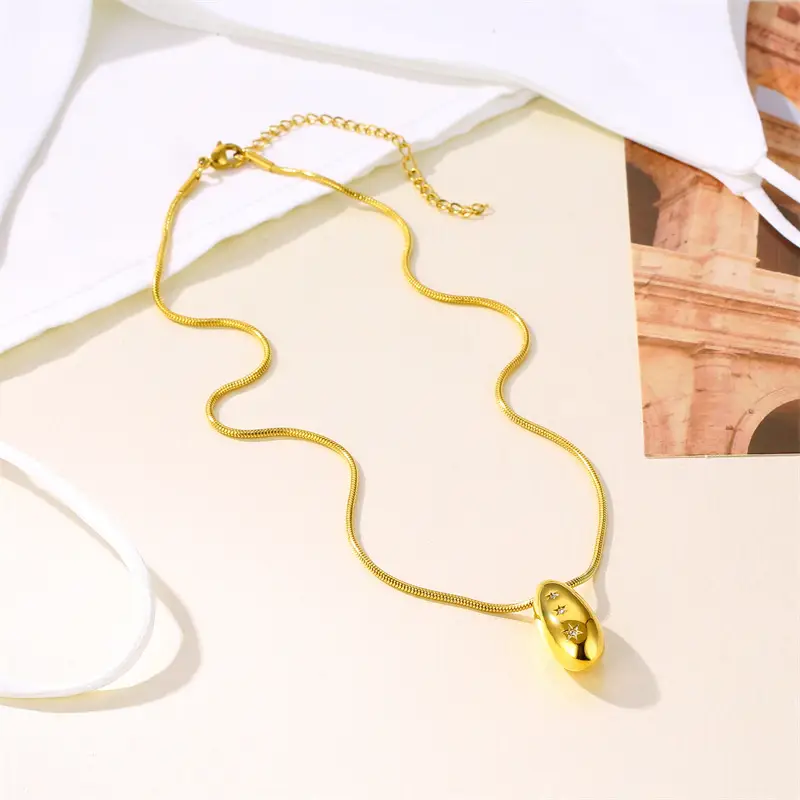 18K Gold Hollow Star Pendant Necklace Set - Image 5
