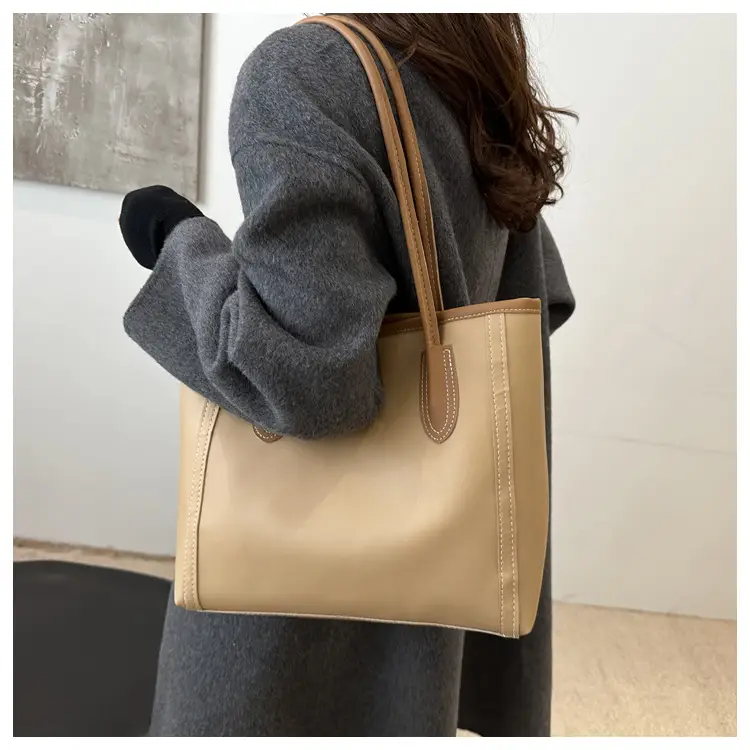 Retro Brown Women's Shoulder Bag with Keychain — feature 15