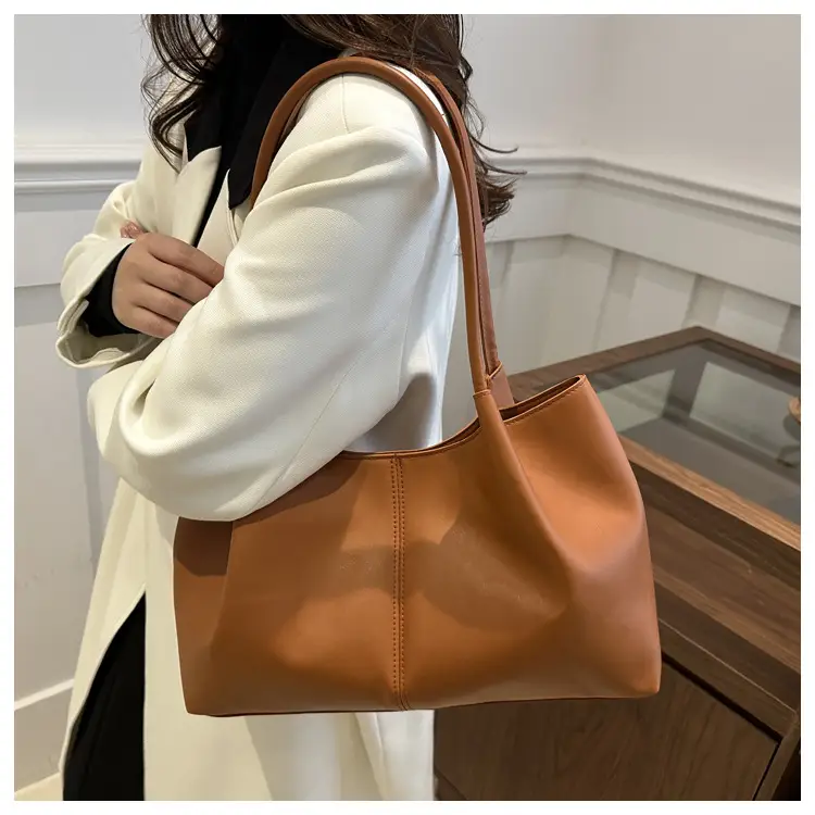 White Spliced Tote Bag Large Capacity Daily Commuter — feature 14