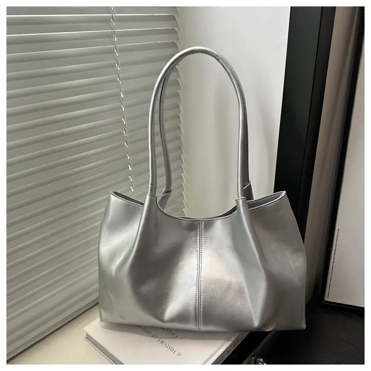 White Spliced Tote Bag Large Capacity Daily Commuter — feature 23
