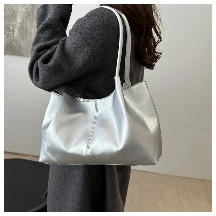 White Spliced Tote Bag Large Capacity Daily Commuter — feature 8