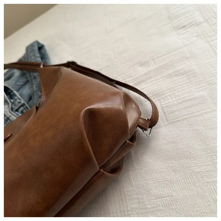 Women's Retro Shoulder Bag Large Capacity Autumn Winter New Korean Style — feature 10